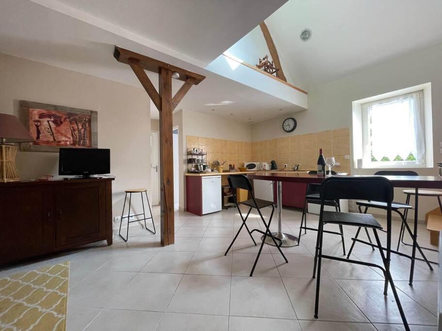 Logis Saint-Martin By Melrose Saint-Martin-des-Entrées Exterior foto
